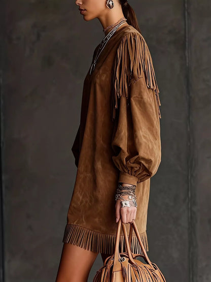 Robe courte en daim à franges et manches lanternes   Elégance District