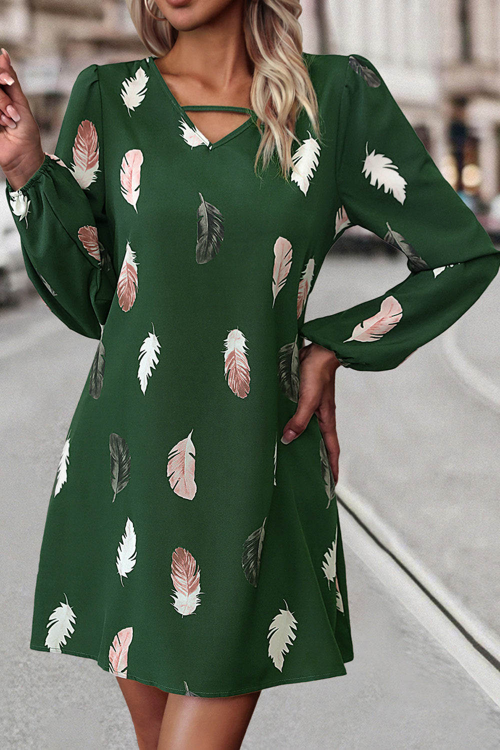 Robe imprimé plumes et col en V  Elégance District