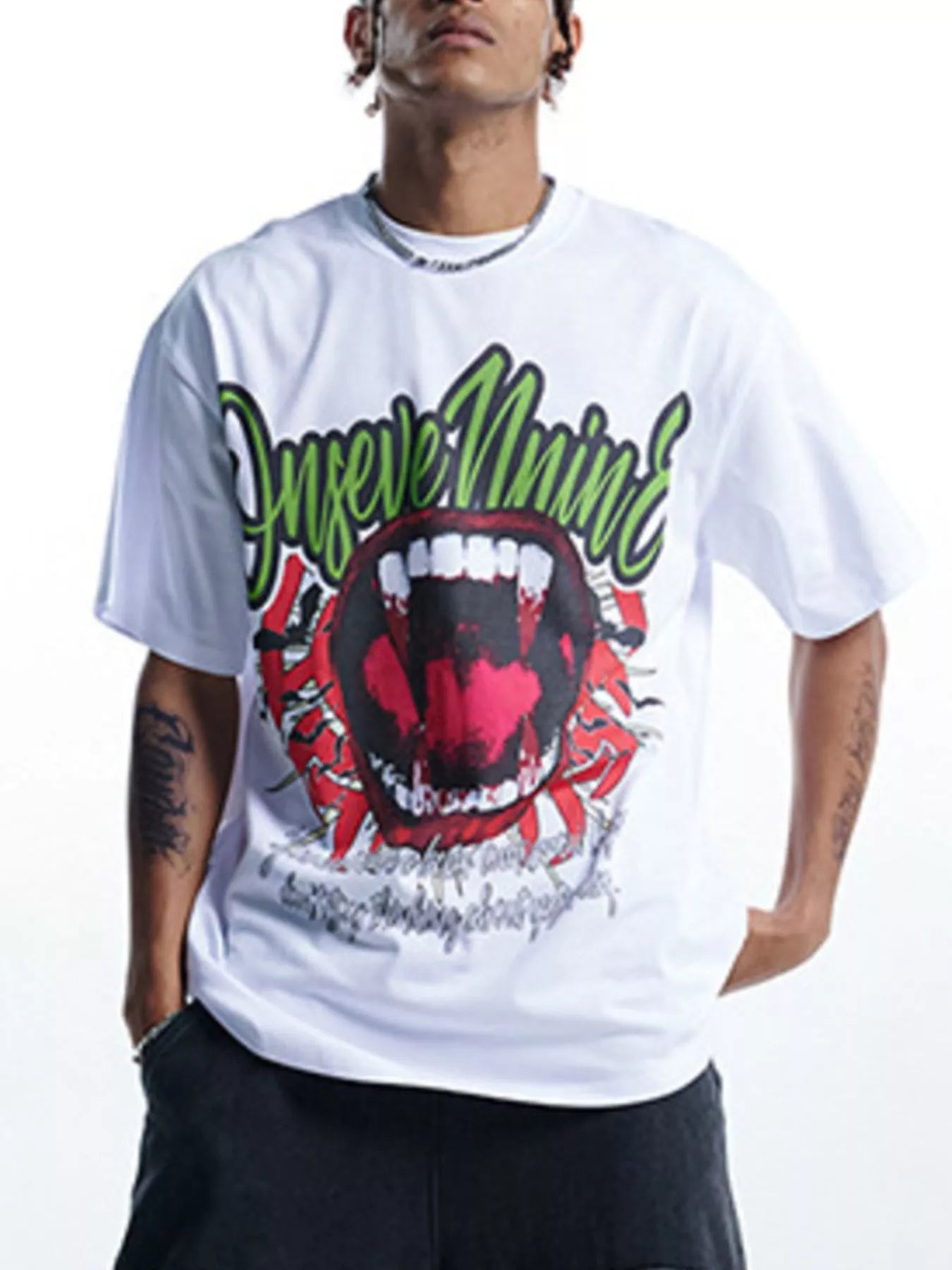 T-shirt oversize à col rond avec motif graphique   Elégance District