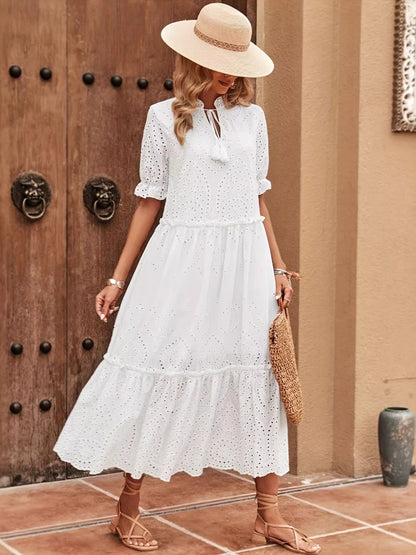 Robe midi à col œillet et manches courtes  Elégance District