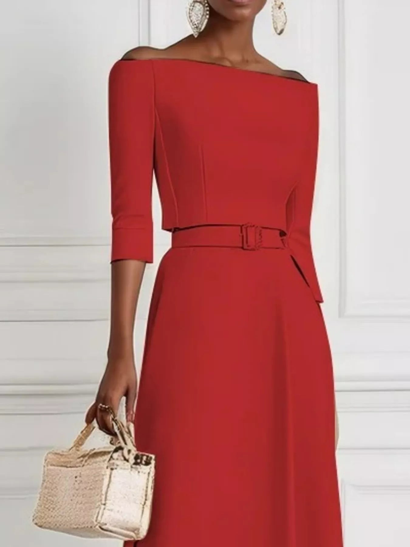Robe longue élégante à épaules dénudées et ceinture   Elégance District