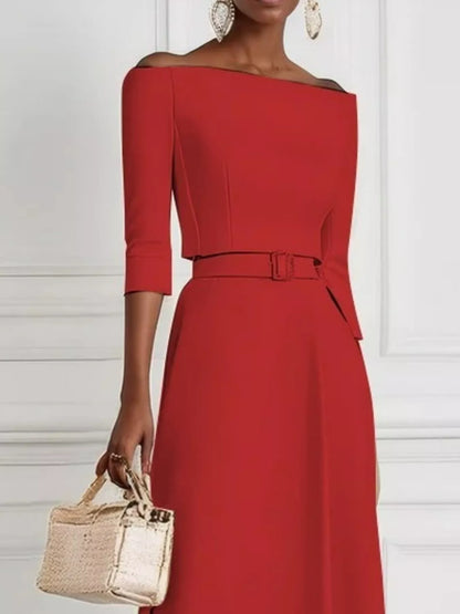 Robe longue élégante à épaules dénudées et ceinture   Elégance District