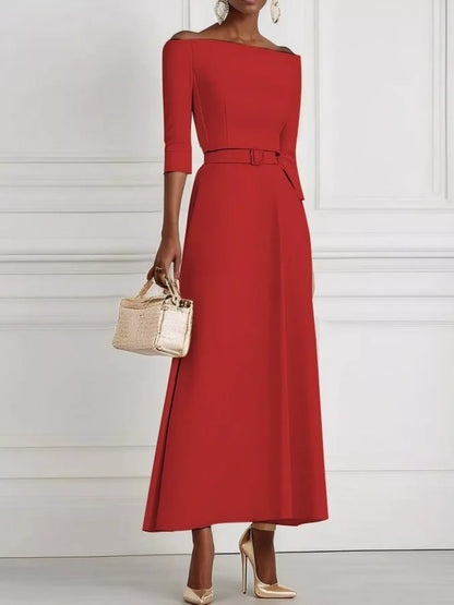 Robe longue élégante à épaules dénudées et ceinture   Elégance District