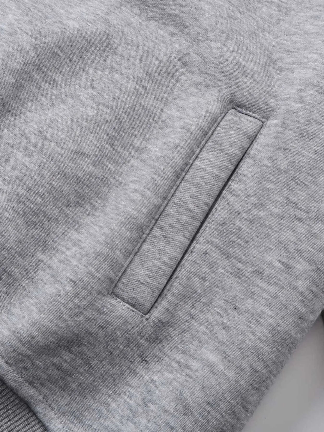 Sweat à capuche zippé avec cornes de diable   Elégance District