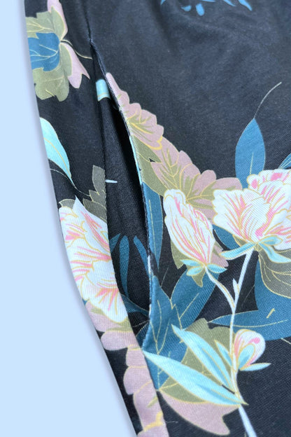 Robe Imprimée Boutonnée avec Poches Sans Manches - Élégance District