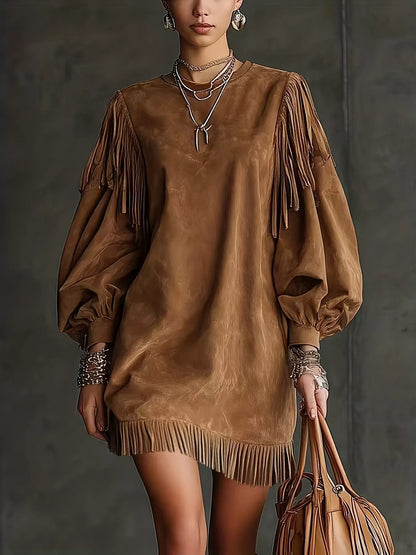 Robe courte en daim à franges et manches lanternes   Elégance District
