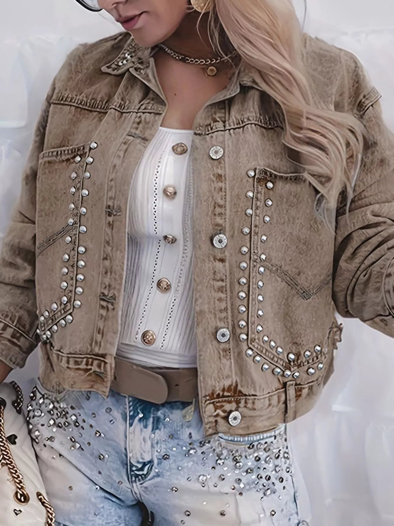 Veste en jean délavée à boutons cloutés   Elégance District