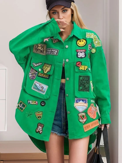 Veste jean à manches longues boutonnée et écusson brodé   Elégance District