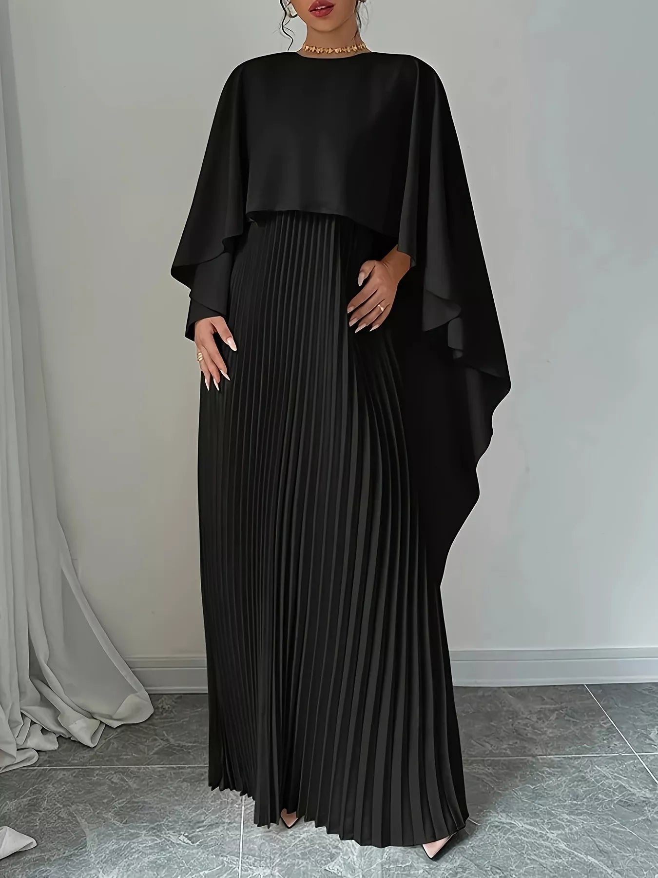 Robe longue plissée cape [angle] élégante femme - Élégance District