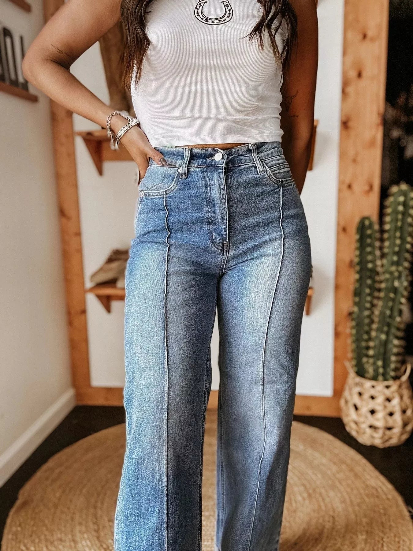 Jean taille haute à jambes larges et revers   Elégance District