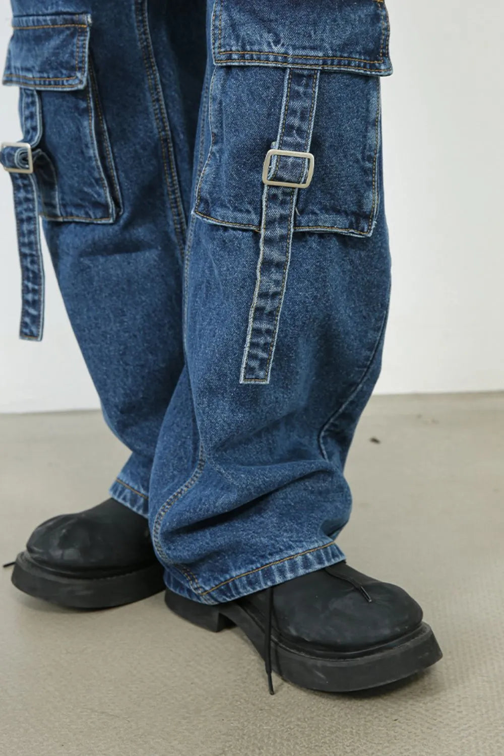 Jean homme taille mi-haute avec poches cargo   Elégance District