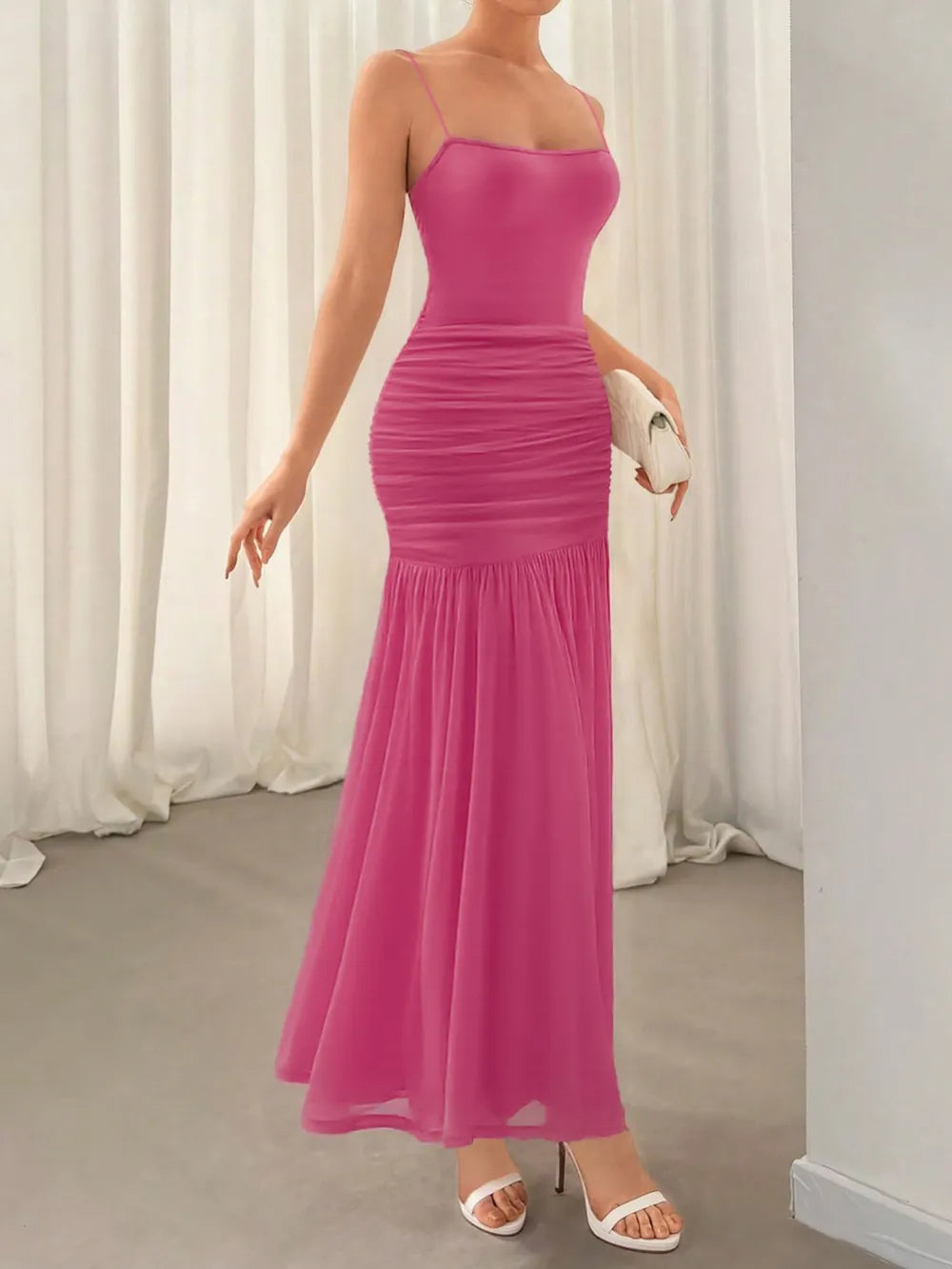 Robe maxi à bretelles froncées - Elégance District