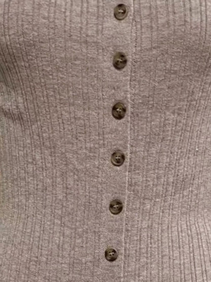 Robe pull moulante côtelée à boutons sur le devant Elégance District