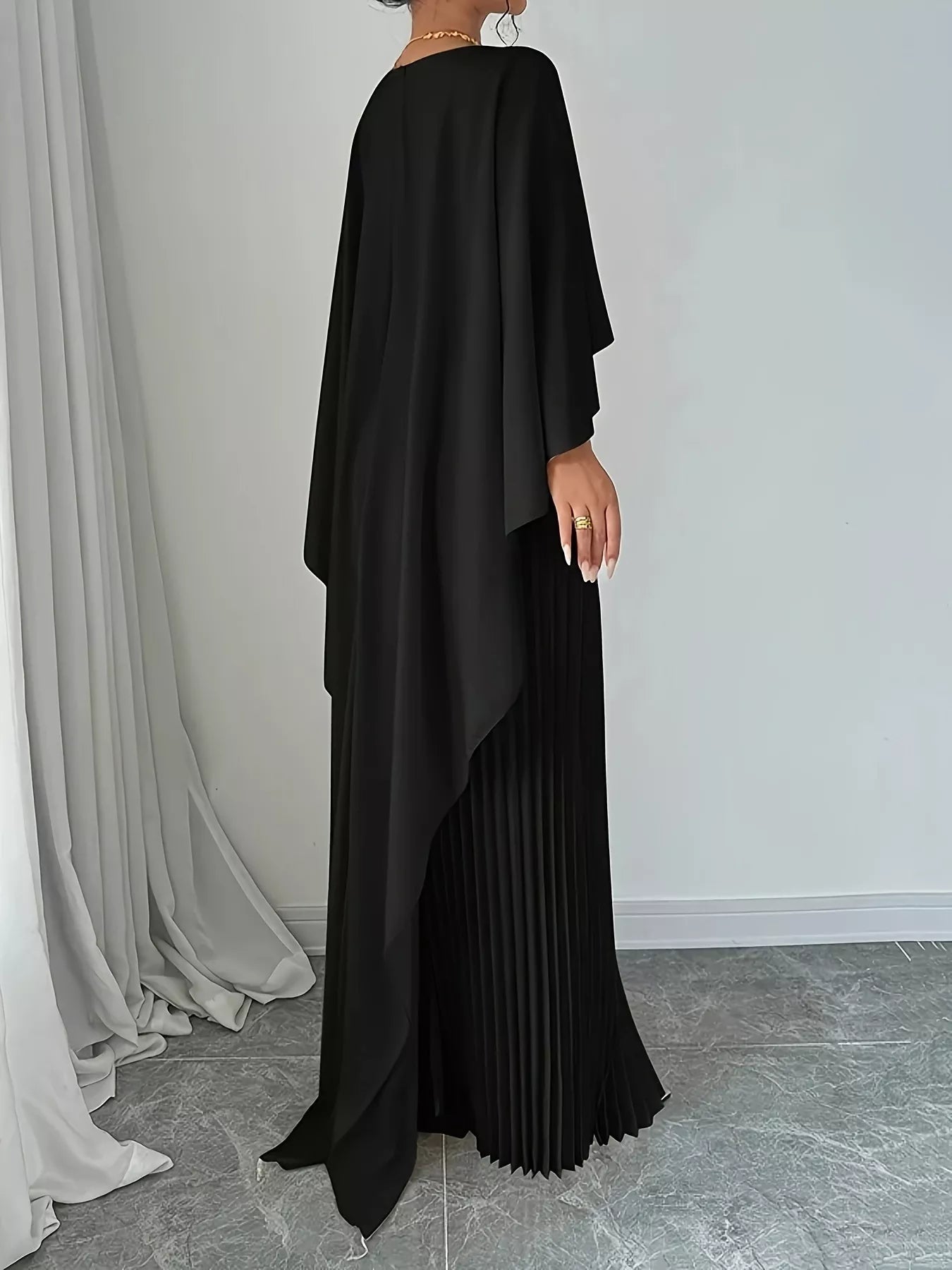Robe longue plissée cape [angle] élégante femme - Élégance District
