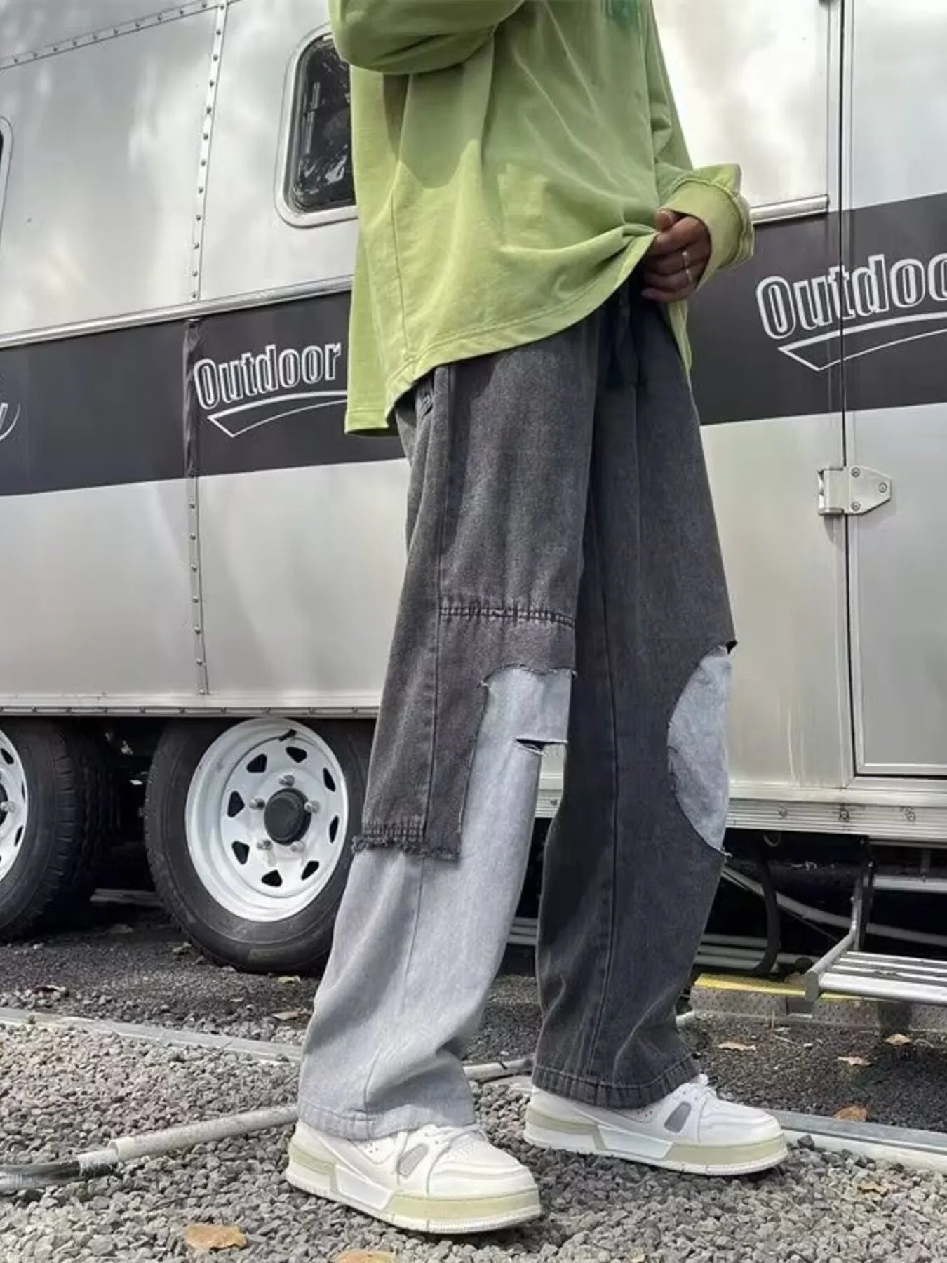 Jean homme grande taille à jambes larges et effet usé   Elégance District