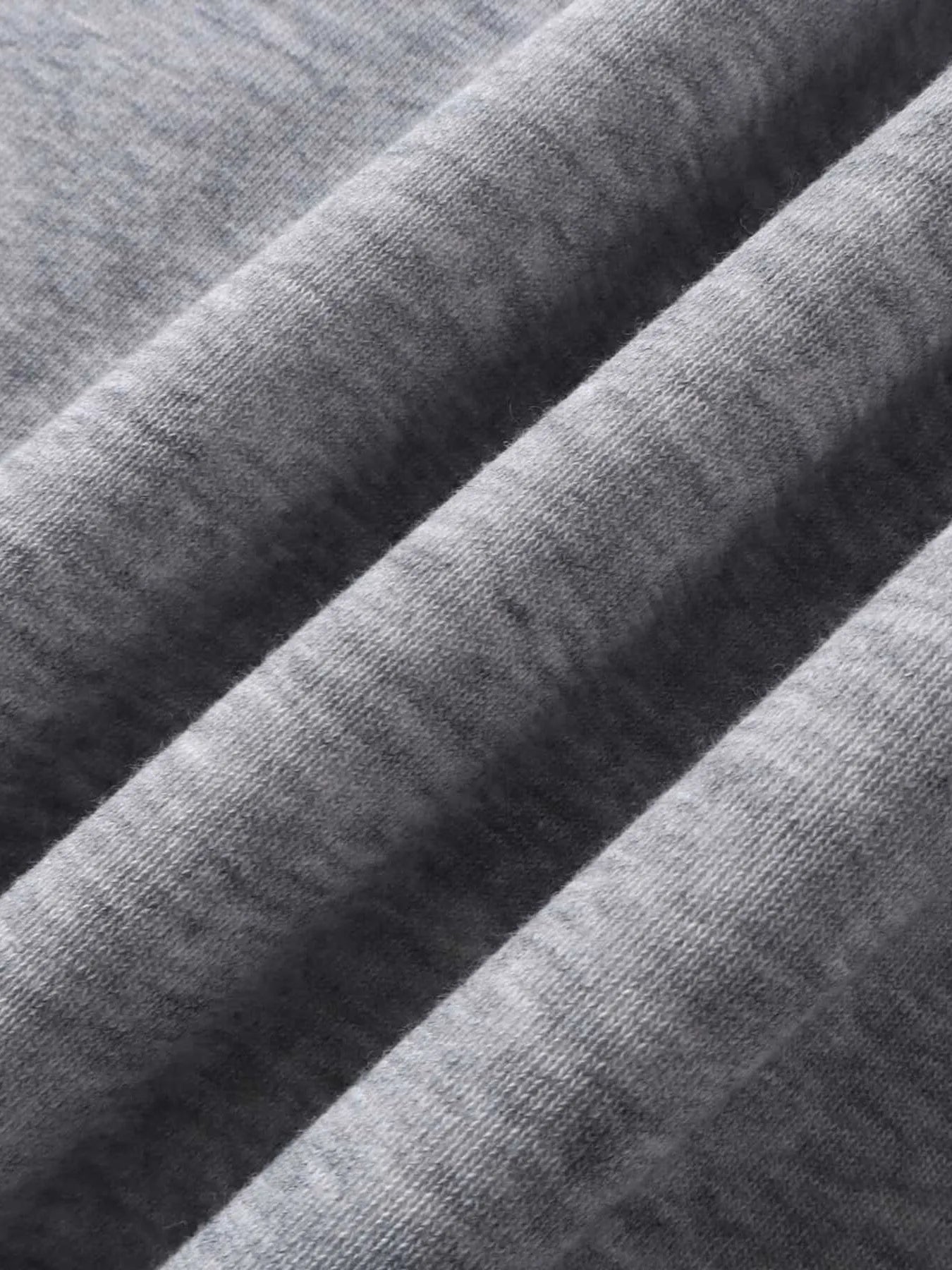 Sweat à capuche zippé avec cornes de diable   Elégance District