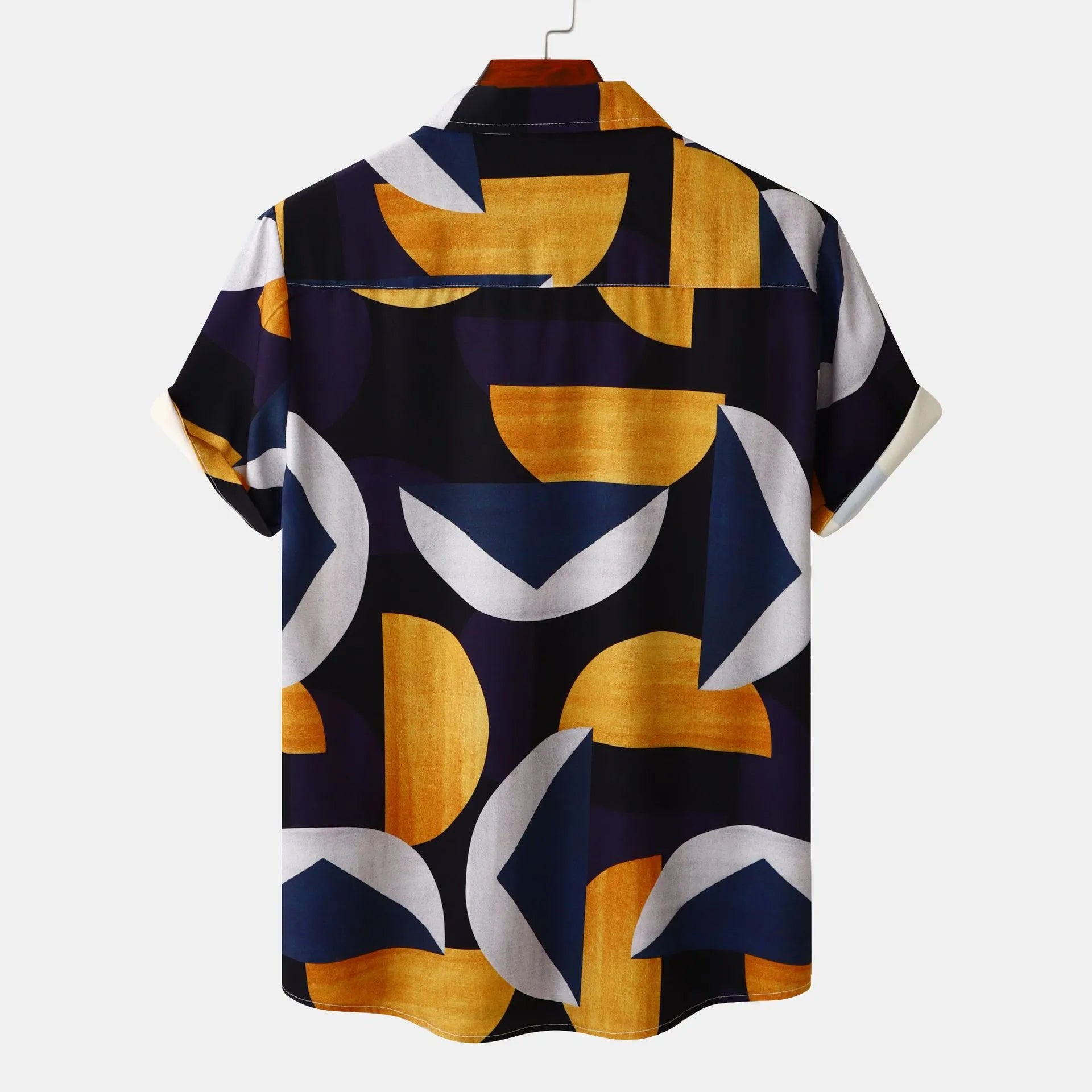 Chemise à manches courtes boutonnée à imprimé géométrique   Elégance District