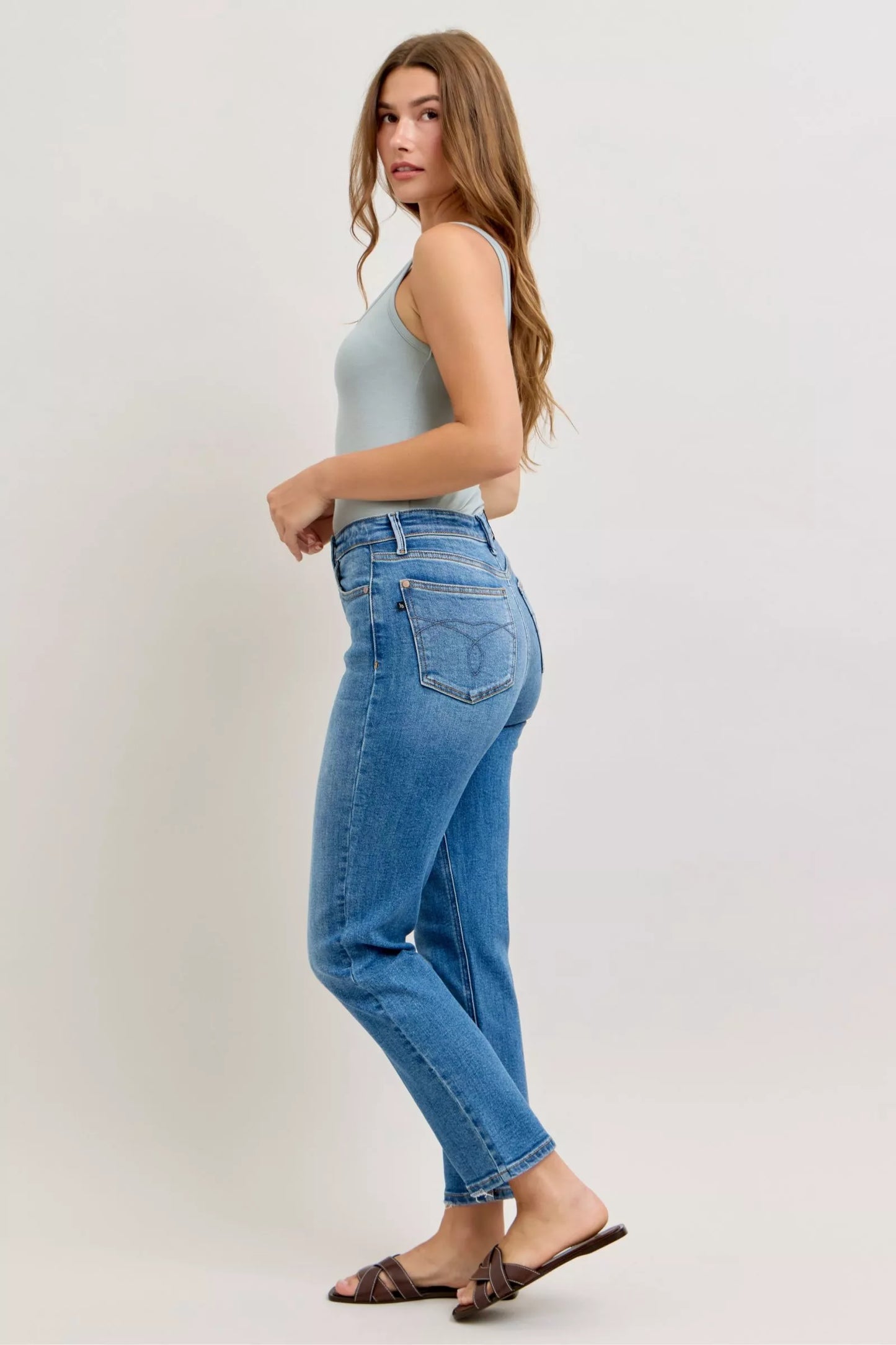 Jean Judy Blue taille haute à jambes droites    Elégance District