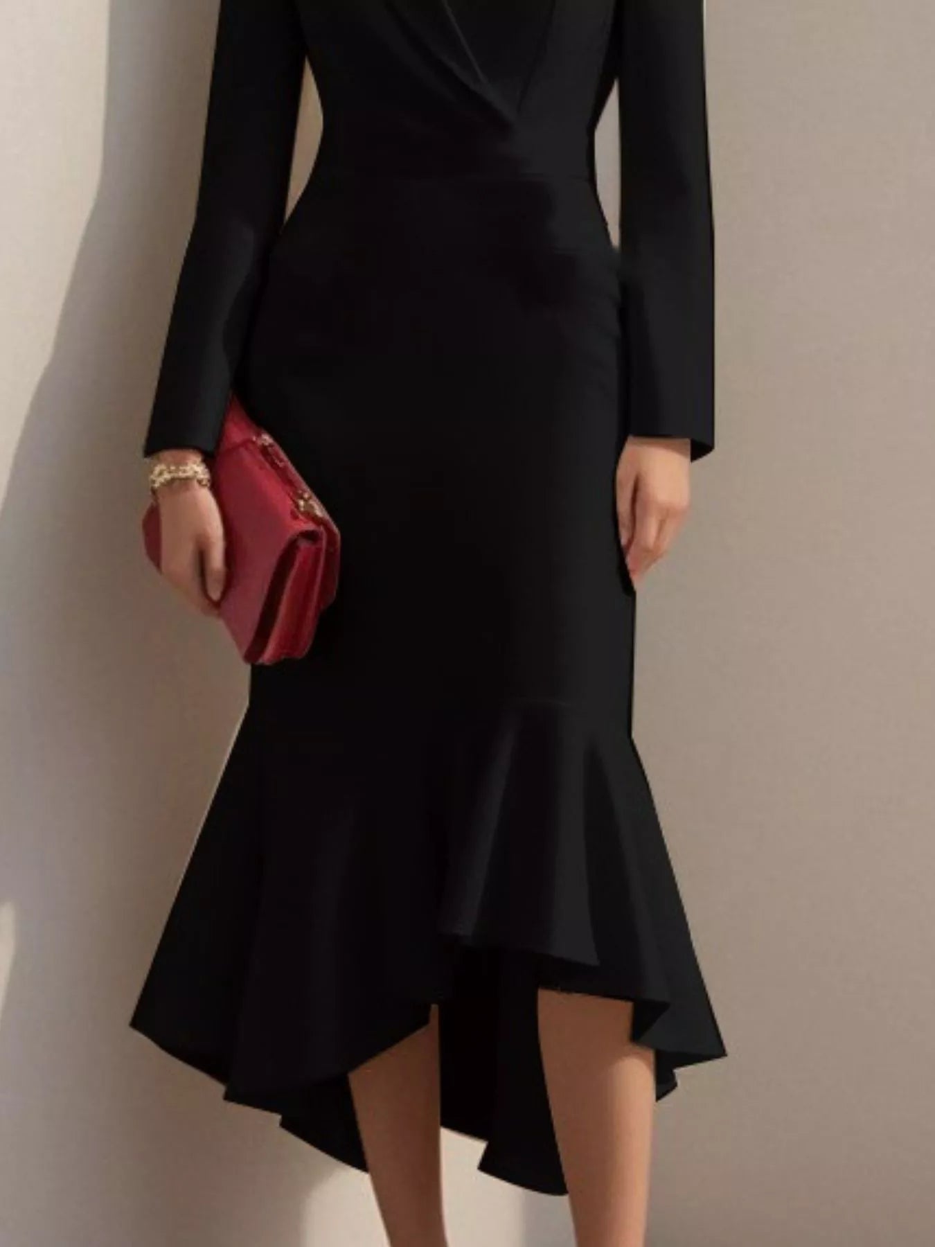 Robe blazer midi à manches longues et ourlet volanté   Elégance District