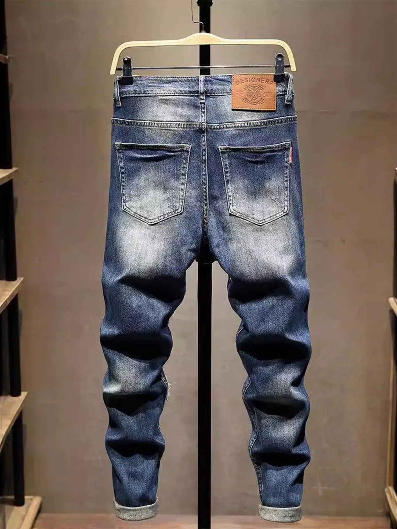 Jean brodé délavé [détail] homme denim premium - Élégance District