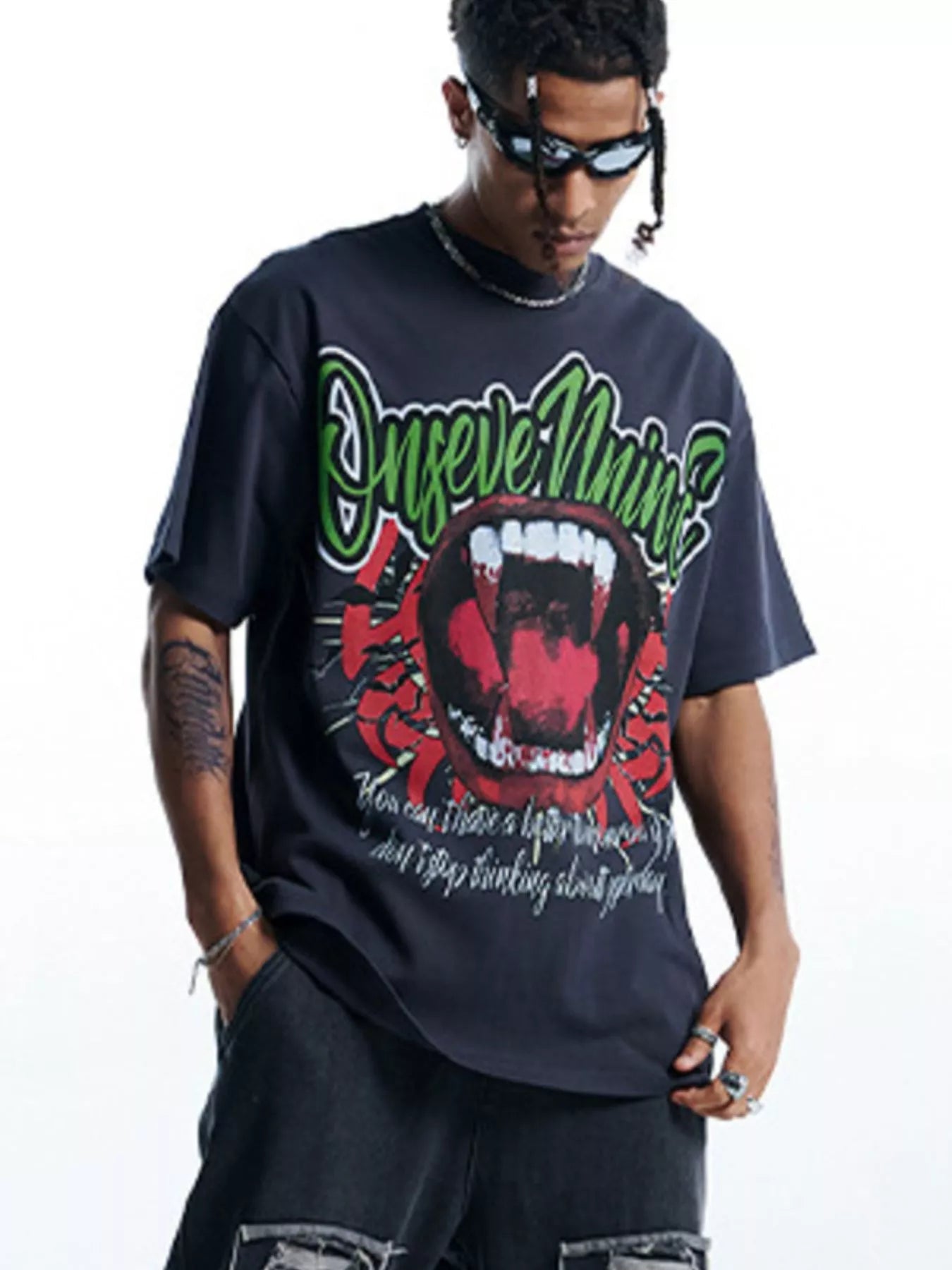 T-shirt oversize à col rond avec motif graphique   Elégance District