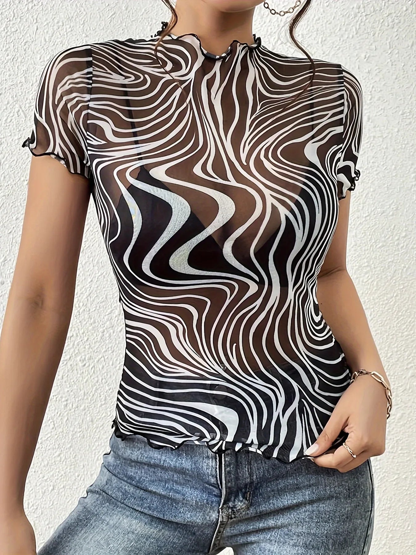 T-shirt à col montant imprimé vagues psychédéliques  Elégance District