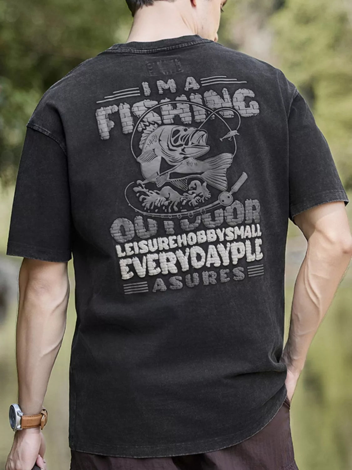T-shirt à col rond avec motif de lettres   Elégance District