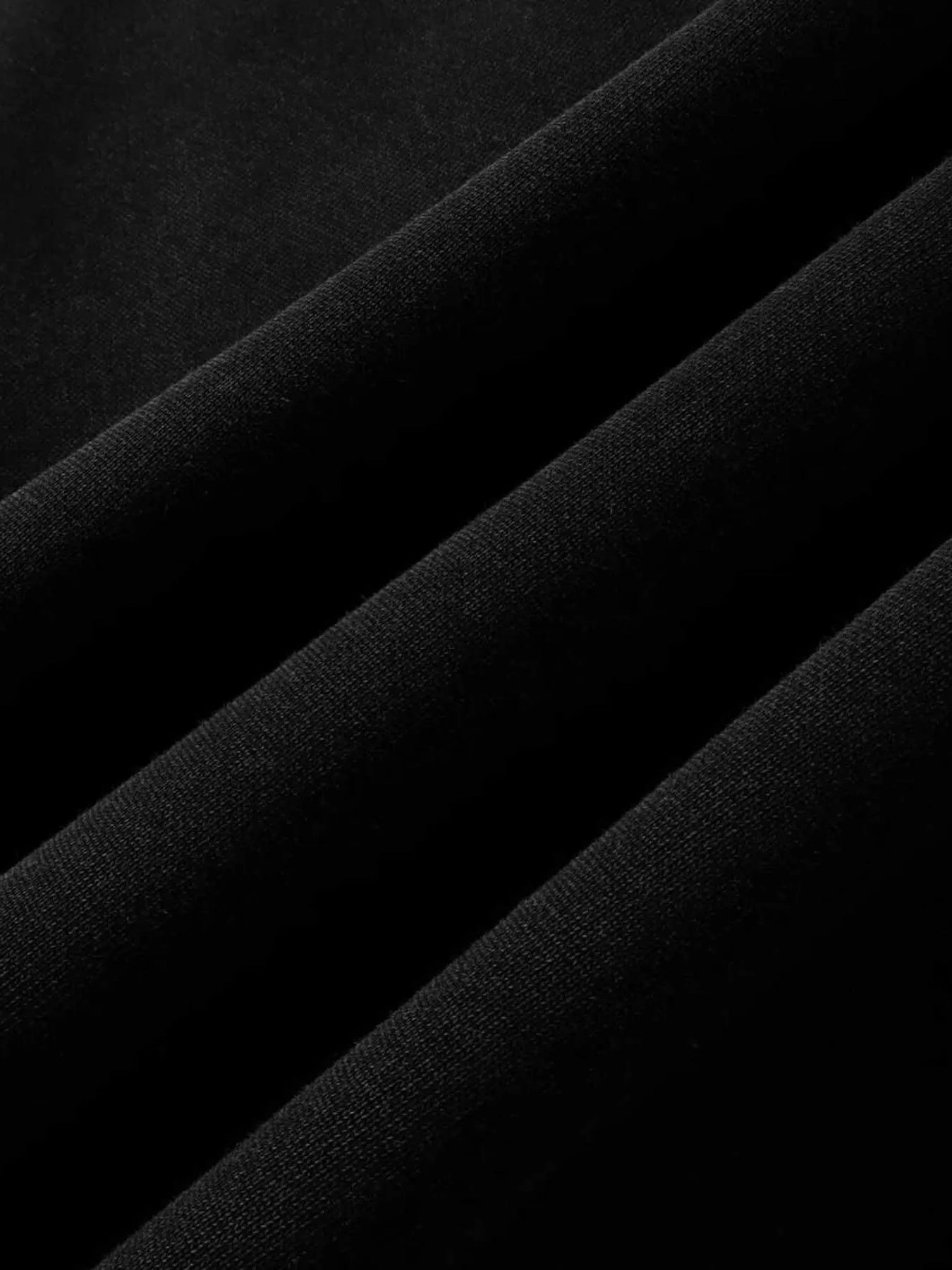 Sweat à capuche zippé avec cornes de diable   Elégance District